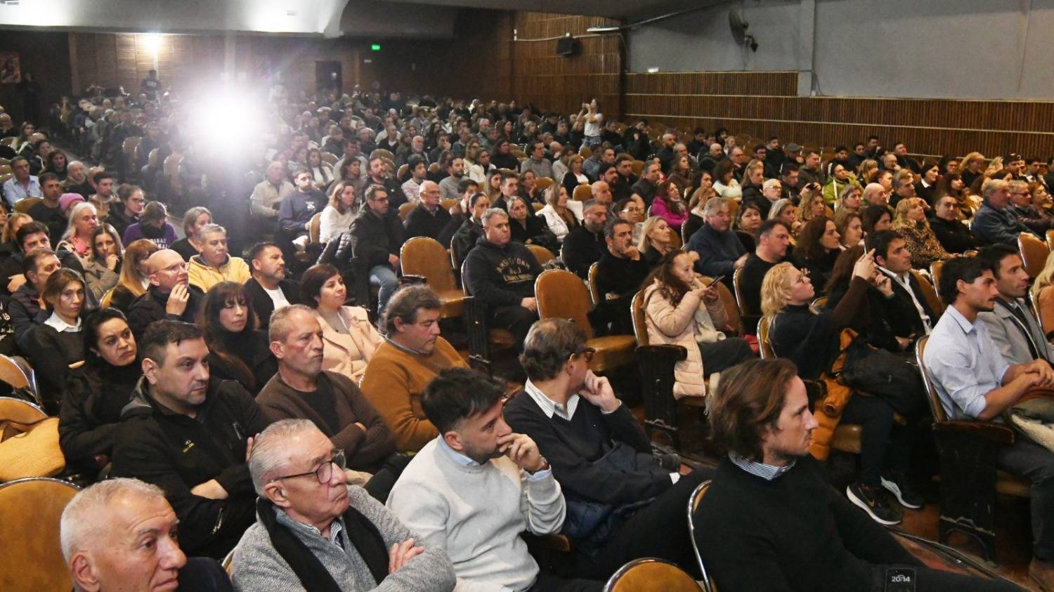 Tras la reunión con legisladores, para el comercio lo más urgente es el freno de embargos y financiamiento para evitar despidos