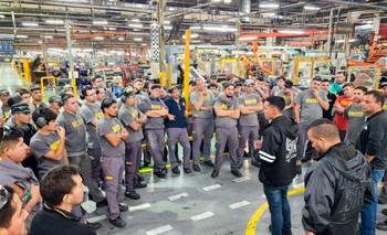 Industria en crisis: Pirelli paraliza la producción en su planta de Merlo que emplea a casi 650 trabajadores