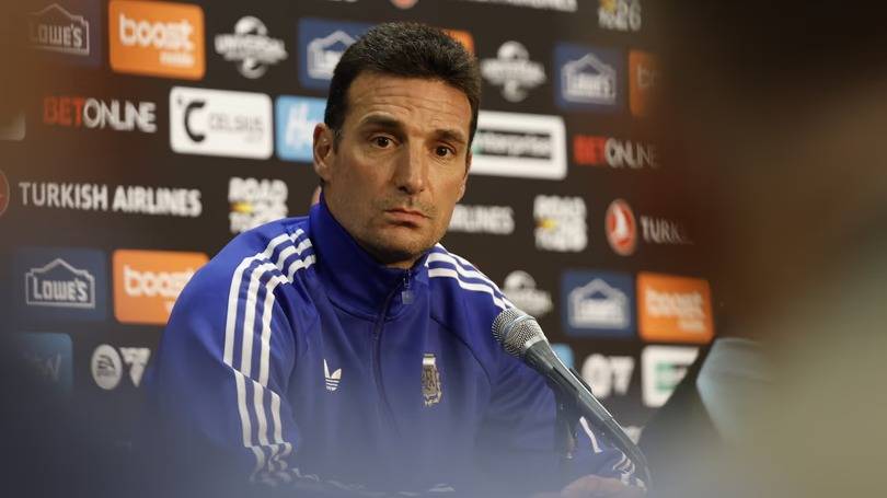 Scaloni aseguró que Messi evoluciona bien y dio una advertencia sobre los lesionados