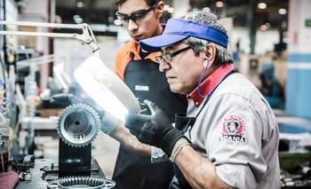 La industria, en alerta: cuatro de cada diez empresas reportaron caídas en la producción y en las ventas