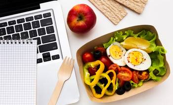 El rol de la alimentación en la productividad: ¿qué comen los argentinos en el trabajo?