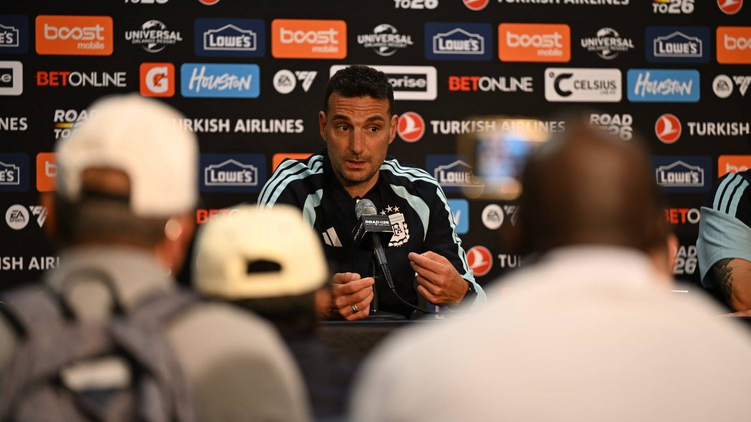 Scaloni, sobre la baja de Balerdi: “No tenemos definido al reemplazante"