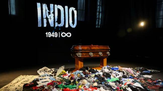 Último adiós al Indio Solari: hay más de 65 cuadras de fila para despedir al ídolo