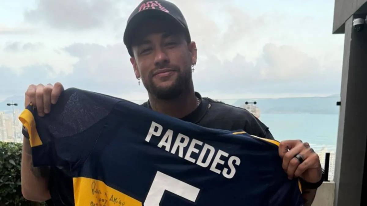 Neymar posó con la de Boca y Paredes se entusiasmó: “Ojalá venga, lo estoy volviendo loco"