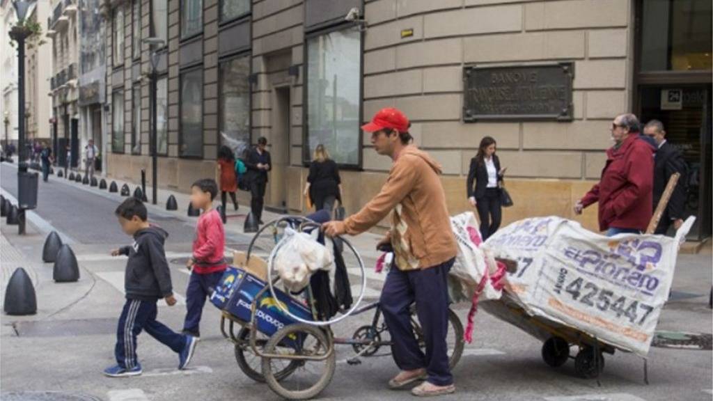Según UNICEF, la pobreza infantil bajó en Argentina al 42,3% en 2025