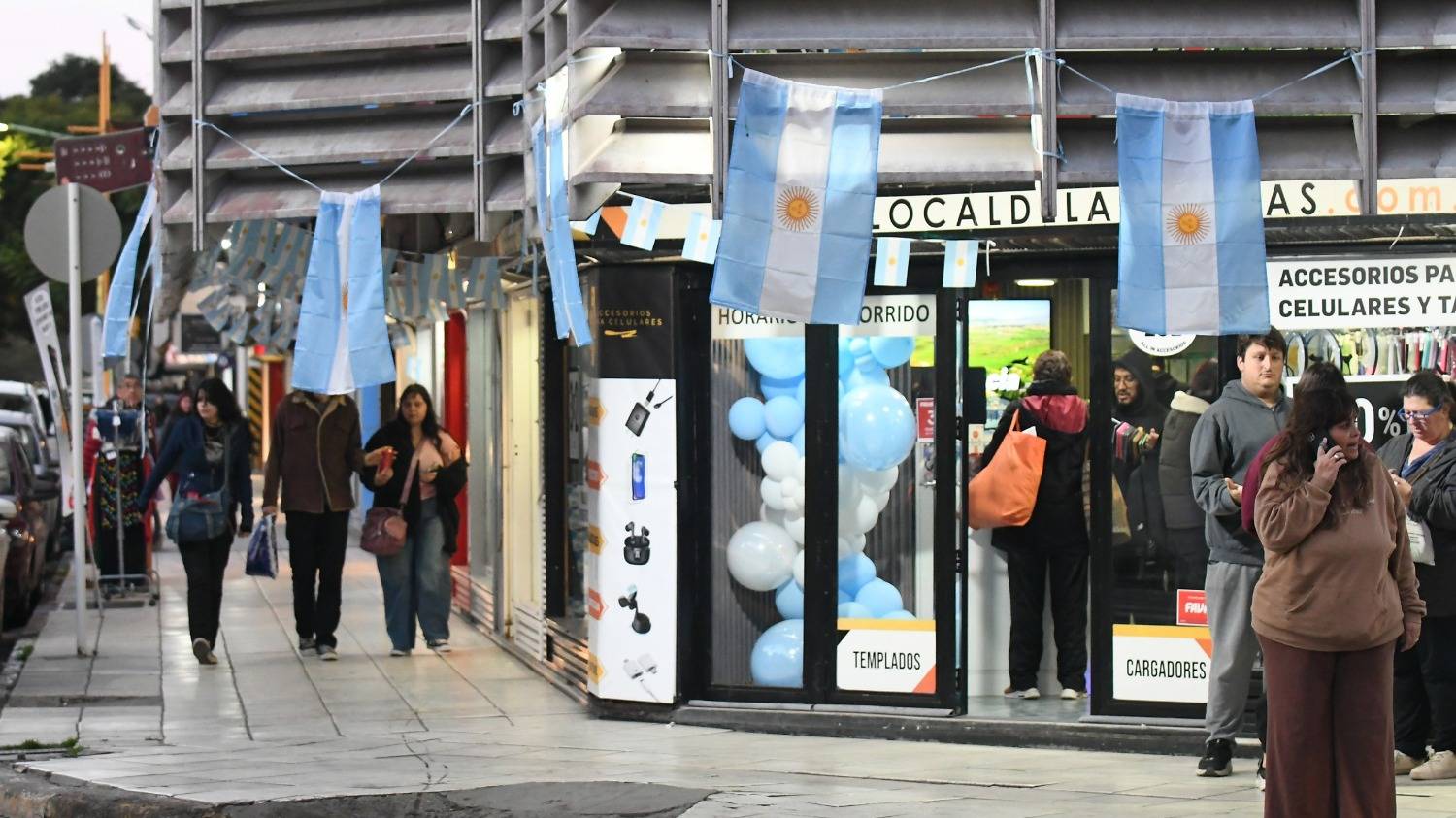 Bahía Blanca ya vive el Mundial: calles decoradas y una ilusión que vuelve a empezar