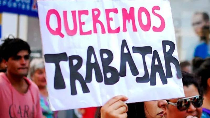 El empleo registrado volvió a caer y se perdieron casi 41.000 puestos en un año