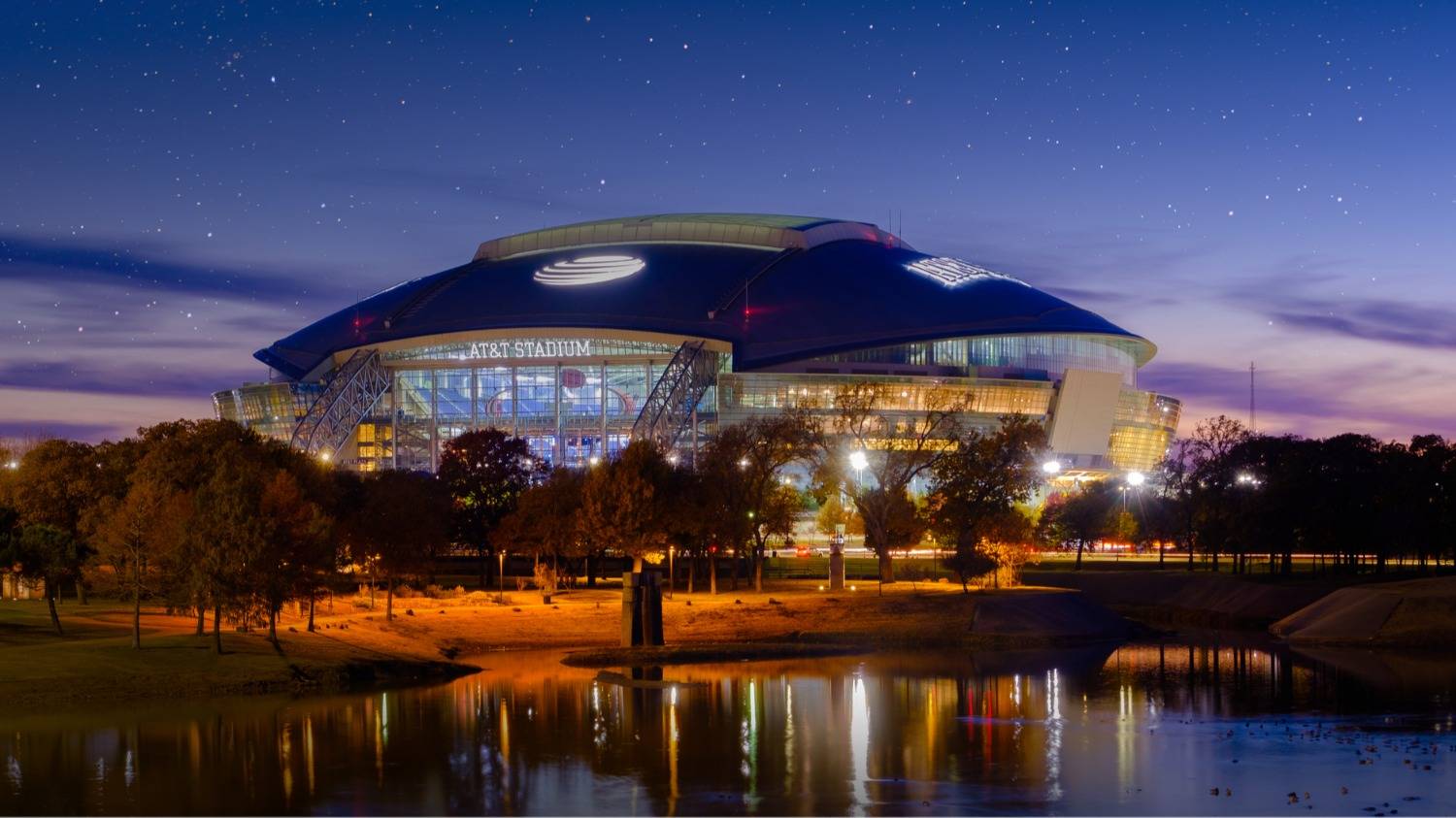 El fútbol americano aporta sus estadios para el más popular de los deportes