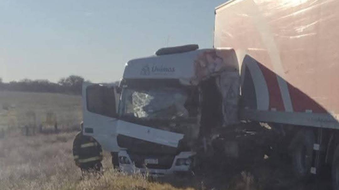 Choque de camiones en cercanía a Algarrobo