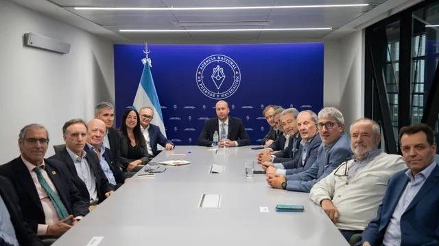 Cerealeras le piden a Caputo que adjudique la Hidrovía de una vez