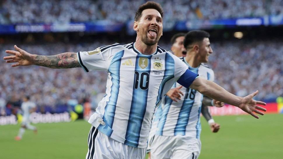 ¡Primer paso, Selección! Con un hat-trick de un Messi brillante, Argentina venció a Argelia en el debut