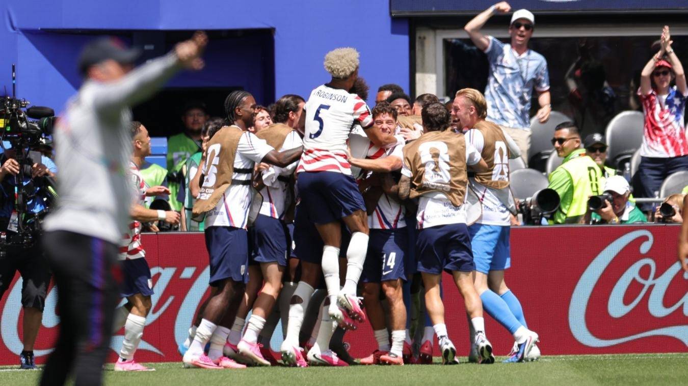 Estados Unidos le ganó 2-0 a Australia y avanzó a la próxima fase del Mundial