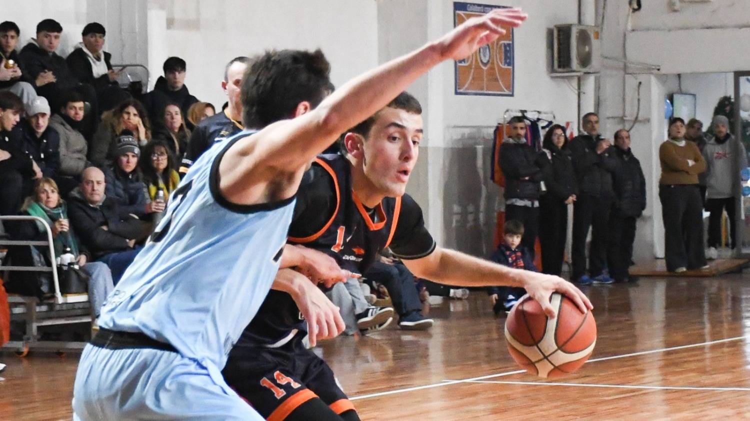 San Lorenzo en casa y Comercial de visita ganaron el primer punto de las semifinales en la LBB Plata