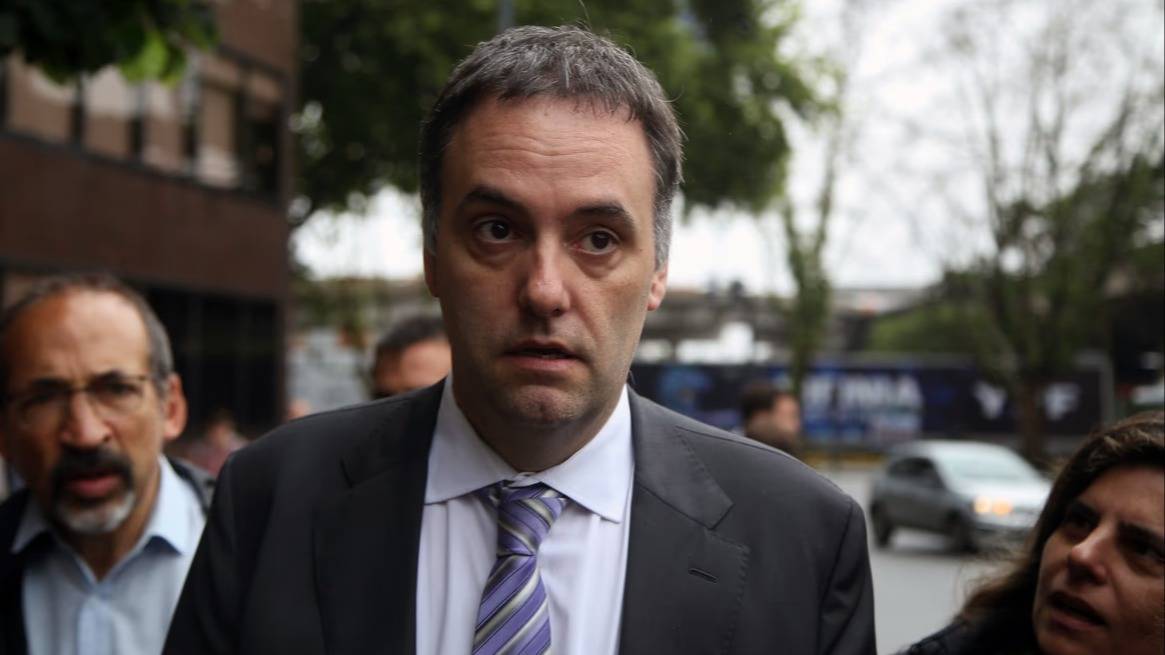 Se filtró un audio de Adorni que lo complica más: “Te voy a dar todo el soporte que necesites"