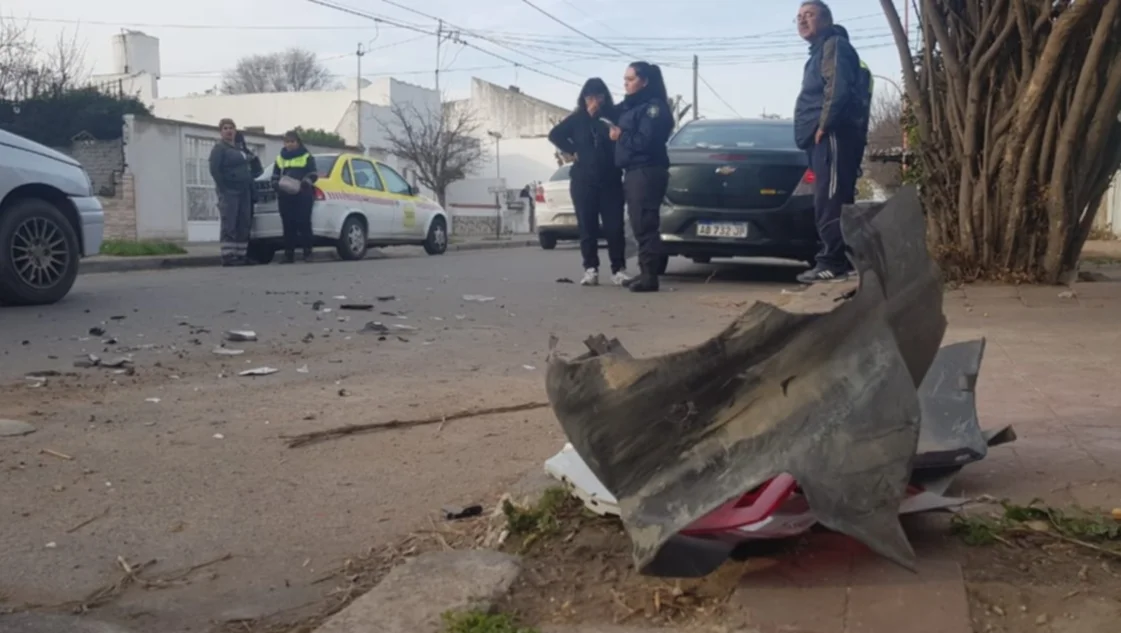 Estaba estacionada y la chocó un auto que se fugó Estaba estacionada y la chocó un auto que se fugó