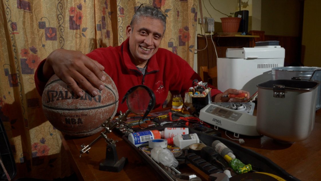 “A los 15 años quedé solo, no salí de caño y aprendí a trabajar; ¿por qué no lo iba a hacer ahora?"