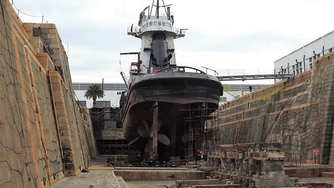 Intensa labor con buques civiles en los diques de carena de Puerto Belgrano Intensa labor con buques civiles en los diques de carena de Puerto Belgrano