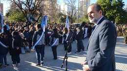 "Embanderemos Bahía": Susbielles invitó a los vecinos a sumarse al desfile del 9 de Julio