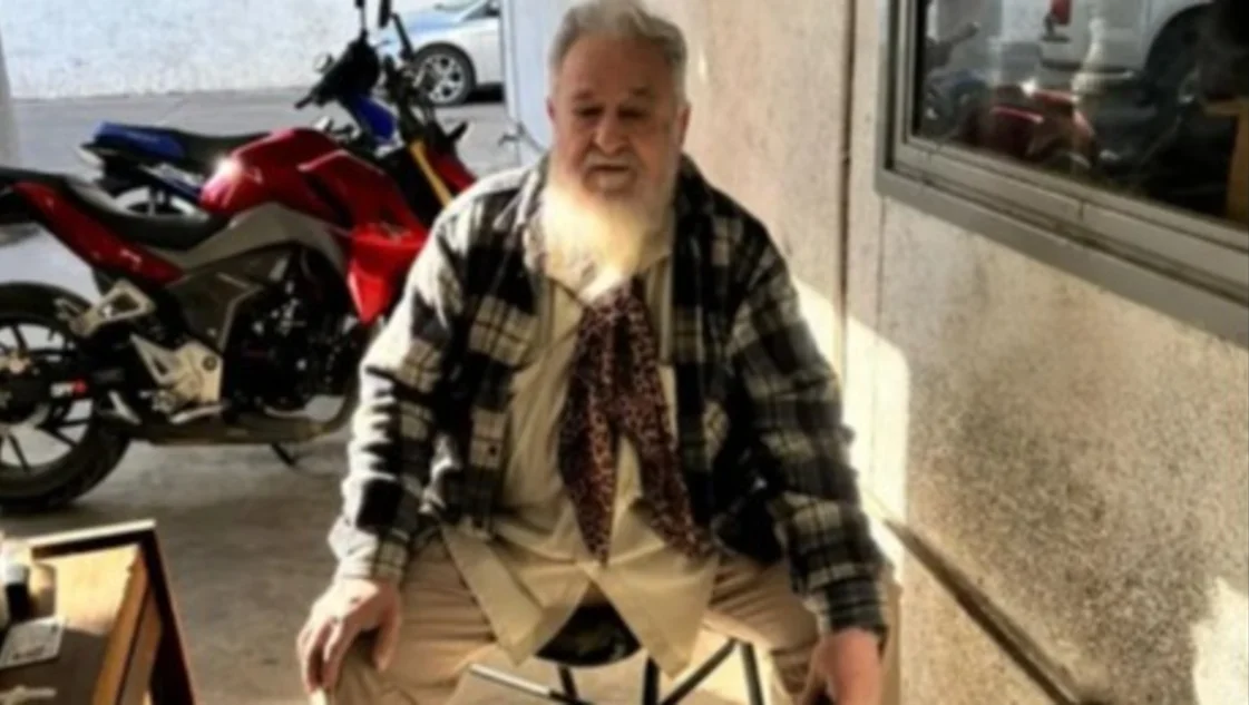 Identificaron al hombre armado en la visita de Milei a Casa de Sarmiento Identificaron al hombre armado en la visita de Milei a Casa de Sarmiento