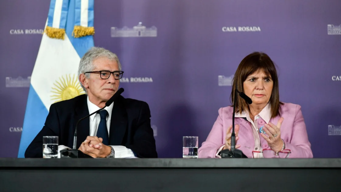 Cúneo Libarona y Bullrich presentaron el proyecto de juicio en ausencia para delitos graves Cúneo Libarona y Bullrich presentaron el proyecto de juicio en ausencia para delitos graves