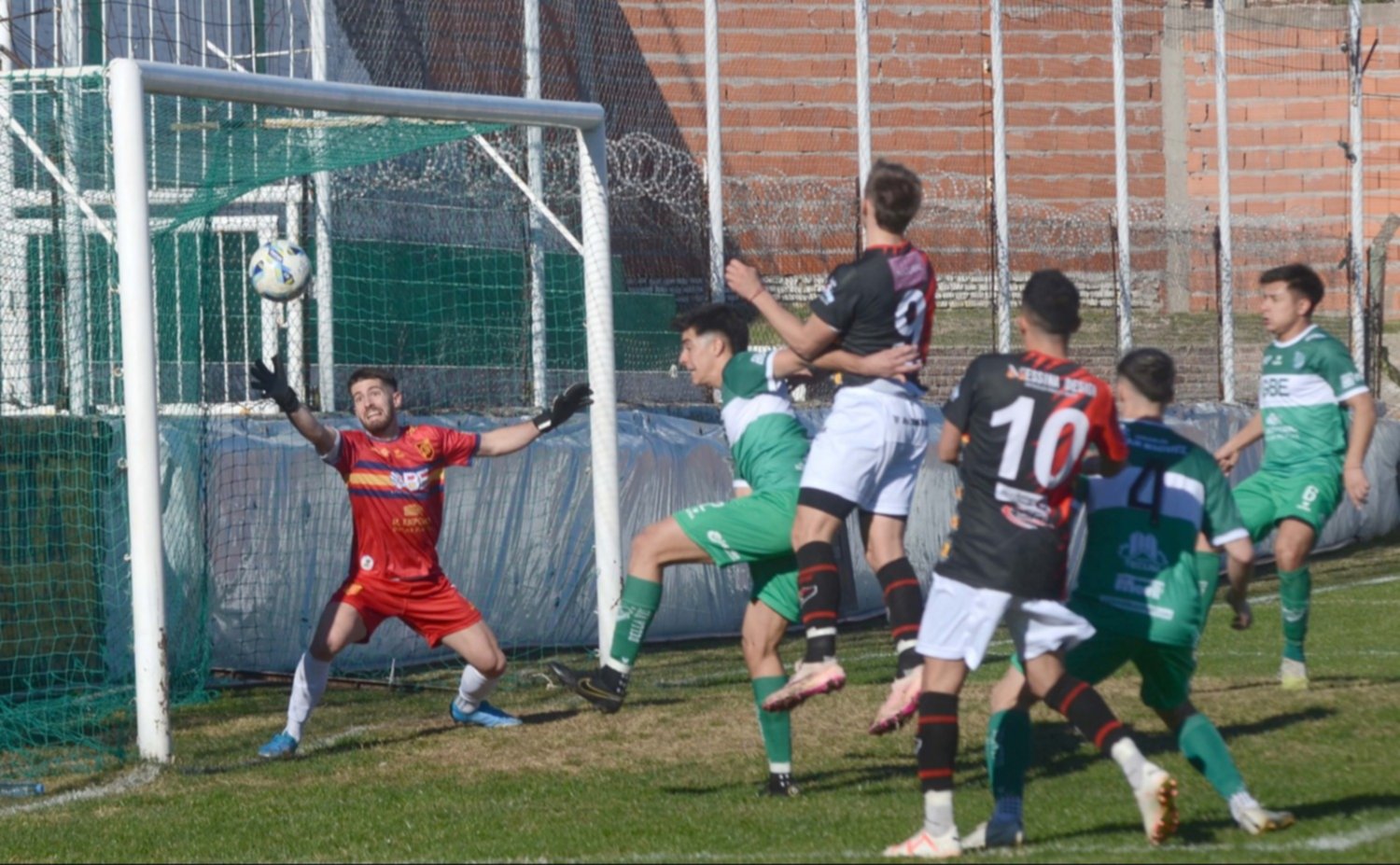 El debut de Seba Polla como DT de Sporting llegó con un “Pane” bajo el  brazo: 1-0 a Bella Vista - La Nueva