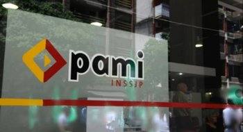 Denuncian demoras en PAMI: "Hace un mes que estoy sin pañales para mi señora y nadie se hace cargo"