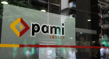 Denuncian demoras en PAMI: "Hace un mes que estoy sin pañales para mi señora y nadie se hace cargo"