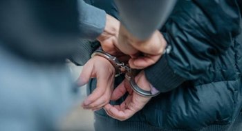 Condenaron a un hombre que violó y encerró a una mujer en una casa
