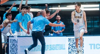 Mundial U19: Argentina se derrumbó y,  de ganar por 22, terminó perdiendo 76 a 73