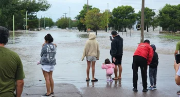 Extienden la emergencia para Bahía Blanca por los destrozos de la inundación del 7 de marzo