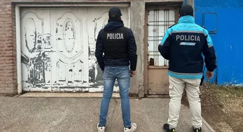 Un allanamiento por robo terminó con una mujer aprehendida por tenencia de drogas