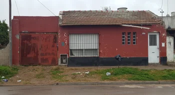 Violento robo en una vivienda de Villa Cerrito: maniataron a los propietarios y huyeron en su auto