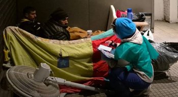 El alarmante dato que expone la crisis de los sin techo: 63 muertos en 6 meses y denuncian al Gobierno