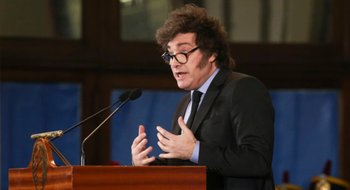 Milei confirmó que vetará el aumento a los jubilados y llamó "traidora" a Villarruel