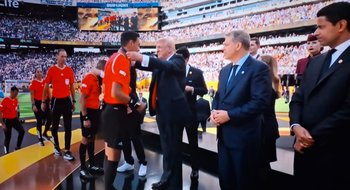 El presidente Donald Trump le colgó la medalla al bahiense Facundo Tello