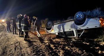 Siguieron de largo y volcaron en una curva antes de llegar a San Blas