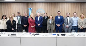 Viedma planteó la situación municipal en el Congreso de la Nación