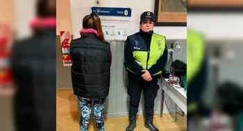 En un allanamiento, detienen a una mujer por múltiples delitos