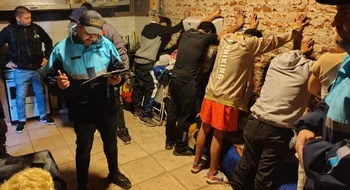 Operativo y allanamiento: aprehendieron a tres personas y secuestraron vehículos robados