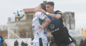 Villa Mitre perdió ante Ciudad Bolívar en El Fortín y sumó su segunda caída fila