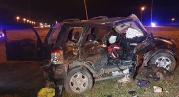 Fuerte choque entre dos camionetas en la rotonda de las rutas 85 y 51