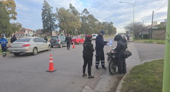 Capturan a un hombre y secuestran siete vehículos en barrio San Cayetano