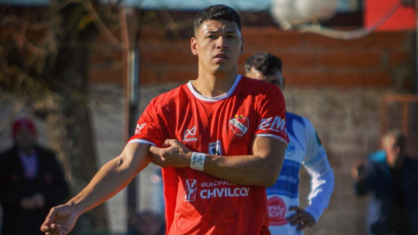 Villa Mitre sumó a un "9" para la segunda mitad del año