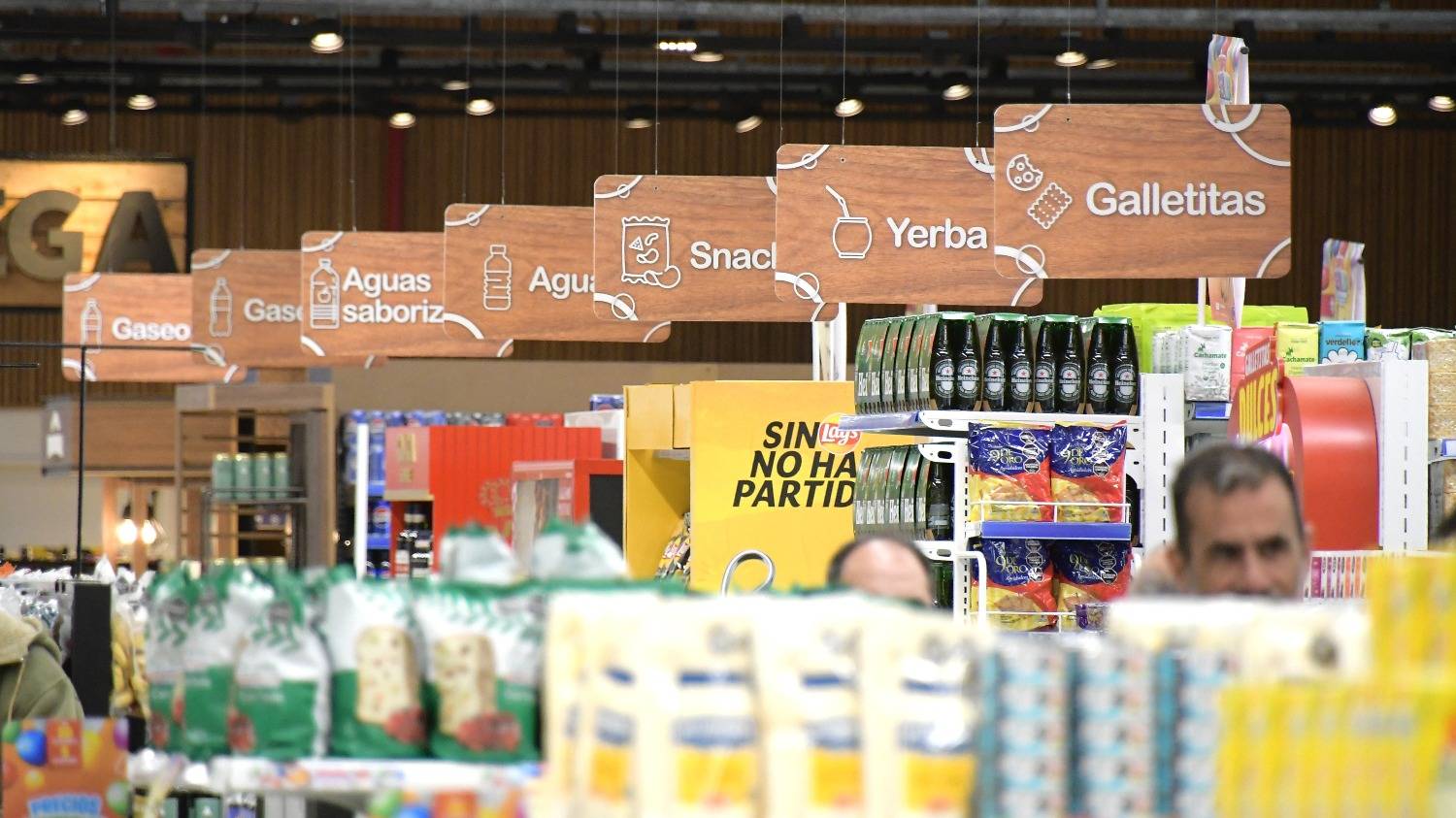 Por el partido de Argentina, la Cooperativa Obrera abrirá hoy hasta las 18