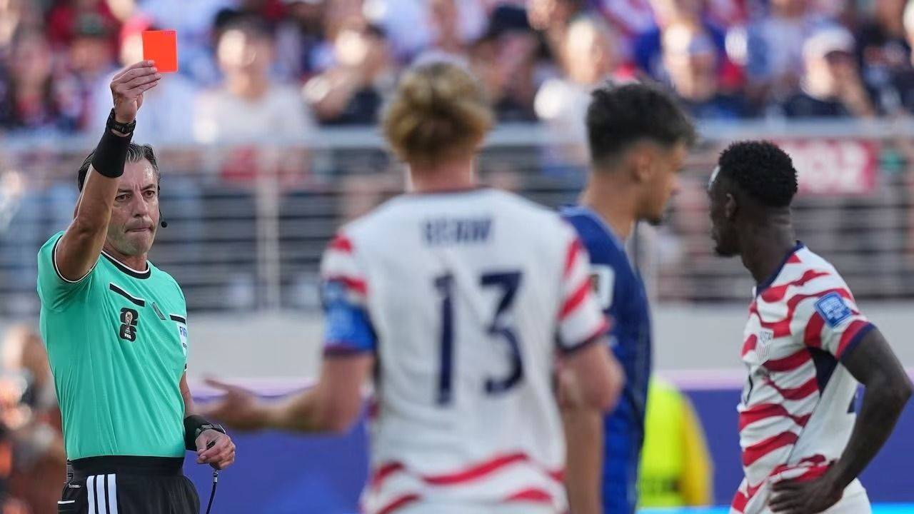 El comunicado de la UEFA por el indulto al estadounidense Balogun