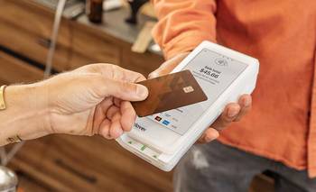 Las compras con tarjetas de crédito cortaron cinco meses de caída y volvieron a crecer en junio