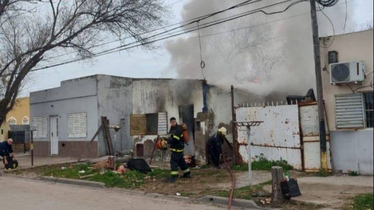 Piden ayuda para una familia que perdió todo en un incendio
