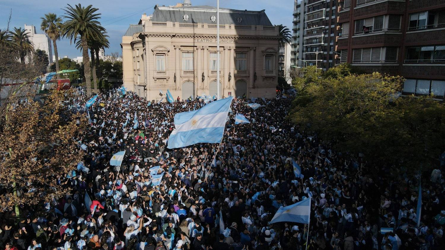 Videos: así se festejó en Bahía Blanca el épico triunfo de Argentina ante Egipto