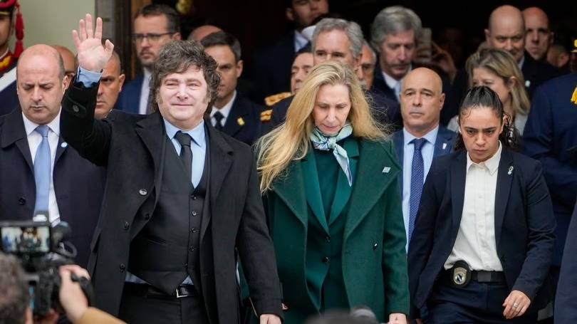 Javier Milei encabezó una nueva reunión de equipo, la primera con Santilli como jefe de Gabinete