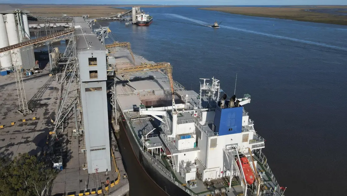 Bahía Blanca consolida su rol exportador con una salida de maíz hacia Asia y Medio Oriente